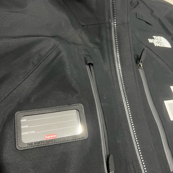 Supreme®/The North Face® Summit Series Rescue Mountain Pro Jacket. - Picture 6 of 10